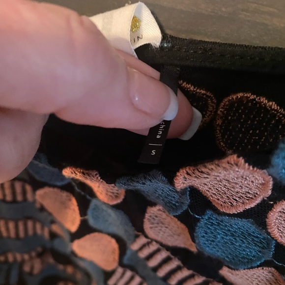 Black-multi colour Top with lace. Sm - Picture 5 of 5